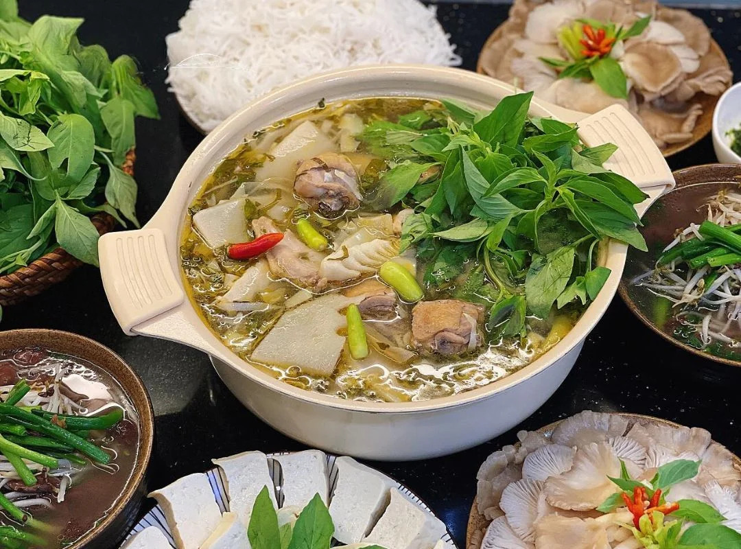 Lẩu gà lá é
